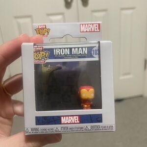 Bitty POP! Deluxe Iron Man (Avenger Tower)